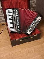 Prachtige Accordiola carmen 120 bas, 4-korig met koffer, Muziek en Instrumenten, Accordeons, Met koffer, 120-bas, Toetsaccordeon