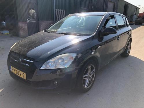 Kia Cee'd 1.4 X-ecutive Motor defect! not start! export!, Auto's, Kia, Bedrijf, Te koop, (Pro) Cee d, ABS, Airbags, Airconditioning