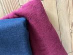 2 lappen stof Denim/donker blauw en een met o.a.  Wol /fucsi, Hobby en Vrije tijd, Stoffen en Lappen, Overige materialen, Blauw