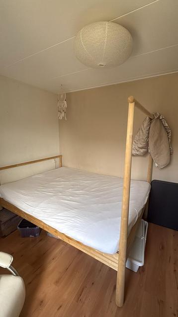 Tweepersoonsbed 140x200 cm met matras