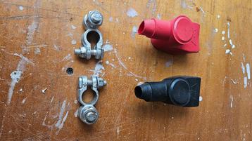 Accu klemmen en hoesjes beschikbaar voor biedingen