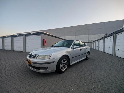 Saab 9-3 1.8 T Sport Sedan 2005 Grijs Airco|Trekhaak, Auto's, Saab, Bedrijf, Saab 9-3, Benzine, D, Sedan, Handgeschakeld, Origineel Nederlands