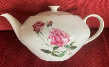 Vintage Theepot met Rozenmotief beschikbaar voor biedingen