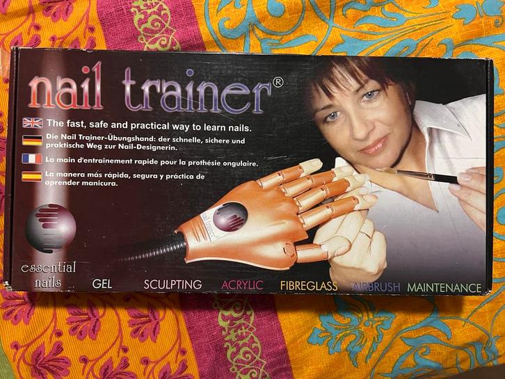 Nail Trainer Oefenhand voor Nagelstyling Magnetic, Sieraden, Tassen en Uiterlijk, Uiterlijk | Cosmetica en Make-up, Zo goed als nieuw