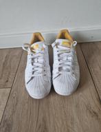 Wit gele Adidas sneakers - Maat 40, Adidas, Wit, Ophalen of Verzenden, Sneakers of Gympen