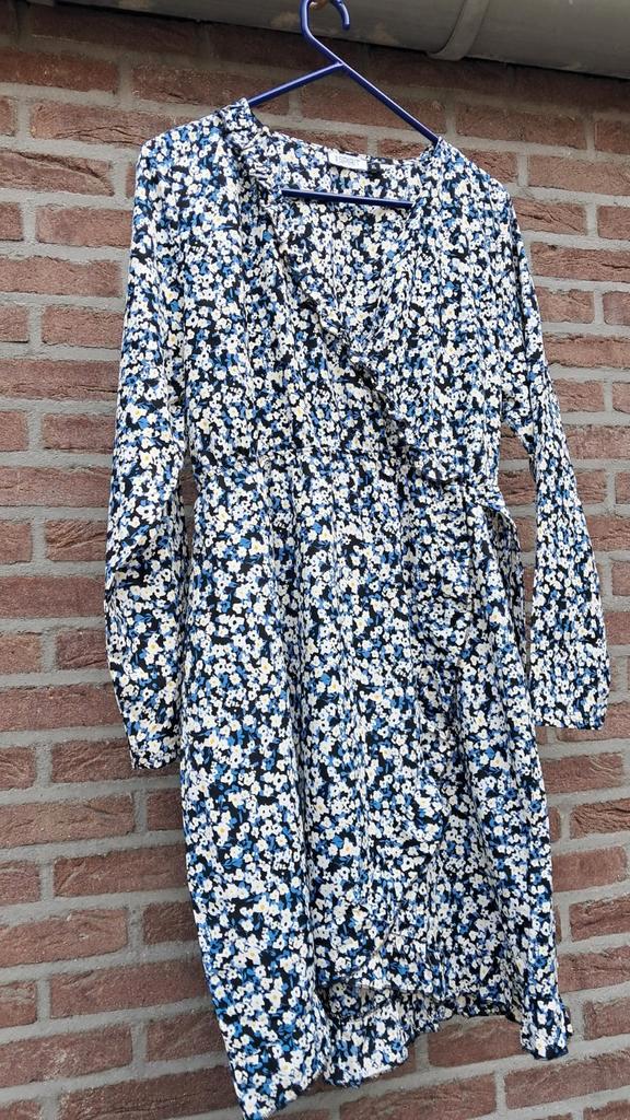Bloemen zomerjurk met lange mouw. True spirit maat XL, Kleding | Dames, Jurken, Nieuw, Maat 46/48 (XL) of groter, Onder de knie