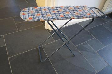 Kinder strijkplank / speelgoed strijkplank beschikbaar voor biedingen