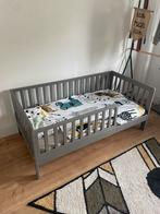Peuterbed 140x70 cm – grijs, Kinderen en Baby's, Kinderkamer | Bedden, Ophalen, Zo goed als nieuw, 140 tot 160 cm, 70 tot 85 cm