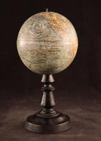 Kleine antieke globe, Verzenden