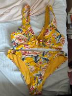 Gele bikini met bloemen Primark, Primark, Geel, Ophalen of Verzenden, Zo goed als nieuw