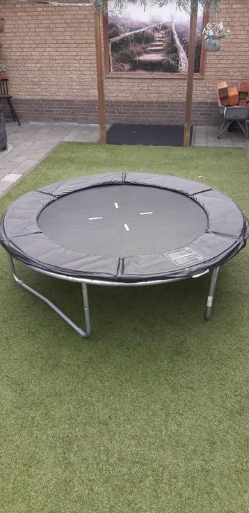 Trampoline 183 cm met vangnet beschikbaar voor biedingen