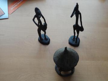 3 bronzen beelden, man, vrouw en hut, paillotte,, KOOPJE beschikbaar voor biedingen