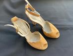 Open Suede dames pump, maat 37, hak 9,5 cm, Ophalen of Verzenden, Gedragen, Beige, Pumps