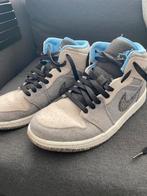 Air Jordan Mid 1 crator grey university blue, Blauw, Ophalen of Verzenden, Zo goed als nieuw, Sneakers of Gympen