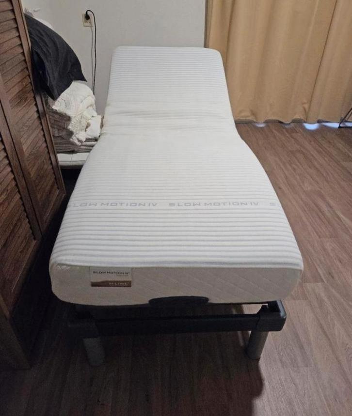 Electrisch verstelbaar 1 pers. Bed (Zie omschrijving), Huis en Inrichting, Slaapkamer | Bedden, Zo goed als nieuw, Eenpersoons