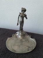 Een Art Noveau/Jugendstil tinnen schaal met lezende dame, Ophalen of Verzenden