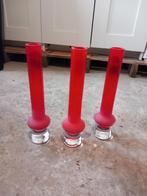 Drie moderne vazen van glas., Ophalen, Minder dan 50 cm, Rood, Glas