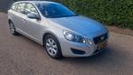 Volvo V60 T3 150pk Start/stop 2012 Grijs, Voorwielaandrijving, 1596 cc, 74 €/maand, 4 cilinders