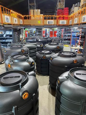 Kunststof regenwateropslagtanks / septictanks – Diverse mate beschikbaar voor biedingen