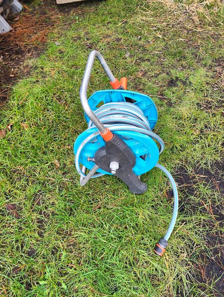 Gardena Tuinslanghaspel - Handig en compact, Tuin en Terras, Tuinslangen, Zo goed als nieuw, Tuinslanghaspel, Ophalen