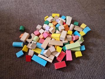 Houten blokken met opbergzak beschikbaar voor biedingen