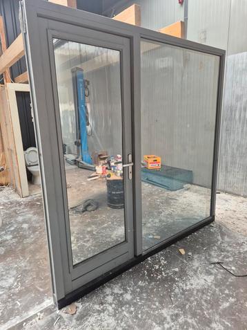 Hardhouten kozijnen b237cm h227cm met 3 punts sluiting. beschikbaar voor biedingen