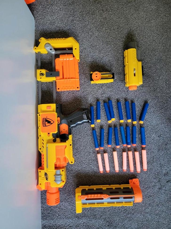 Nerf barricade rv-10 met attachments en batterijen, Kinderen en Baby's, Speelgoed | Buiten | Actiespeelgoed, Zo goed als nieuw