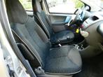 Peugeot 107 1.0-12V Urban Move 5-deurs Airco Zuinig Youngtim, Voorwielaandrijving, Stof, Gebruikt, 4 stoelen