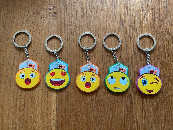 5 nieuwe emoji sleutelhangers, Verzamelen, Sleutelhangers, Nieuw, Knuffel of Figuurtje, Ophalen of Verzenden