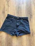 Zwarte short van Monki maat 30, Maat 38/40 (M), Kort, Zwart, Ophalen of Verzenden