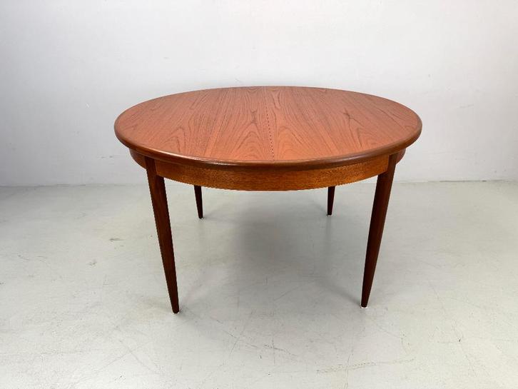 Vintage tafel van G-Plan., Huis en Inrichting, Tafels | Eettafels, Zo goed als nieuw, 50 tot 100 cm, 200 cm of meer, Rechthoekig