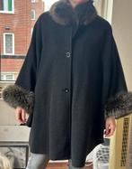 winter cape met bont, Ophalen of Verzenden, Zo goed als nieuw, Maat 38/40 (M), Zwart