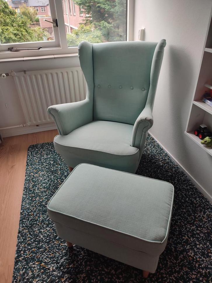 Strandmon fauteuil Ikea mintgroen met poef, Huis en Inrichting, Fauteuils, 50 tot 75 cm, 75 tot 100 cm, Ophalen