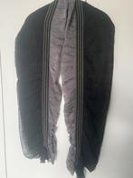 NIEUWstaat: aparte lange sjaal/omslagdoek V&D, V&D, Maat 46/48 (XL) of groter, Ophalen of Verzenden, Zo goed als nieuw