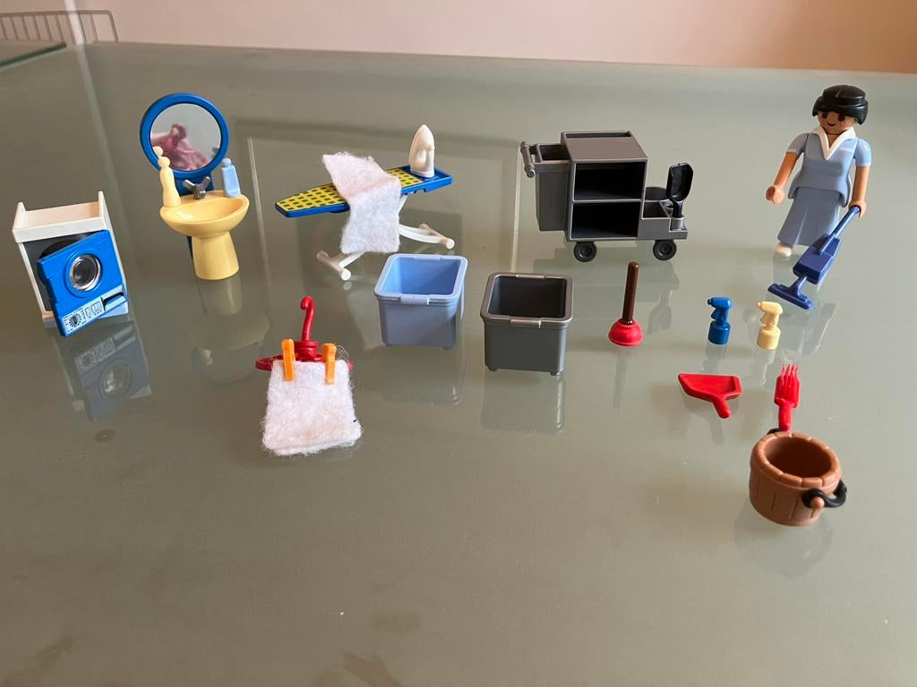 Playmobil schoonmaakster met accessoires, Ophalen of Verzenden, Zo goed als nieuw, Los playmobil