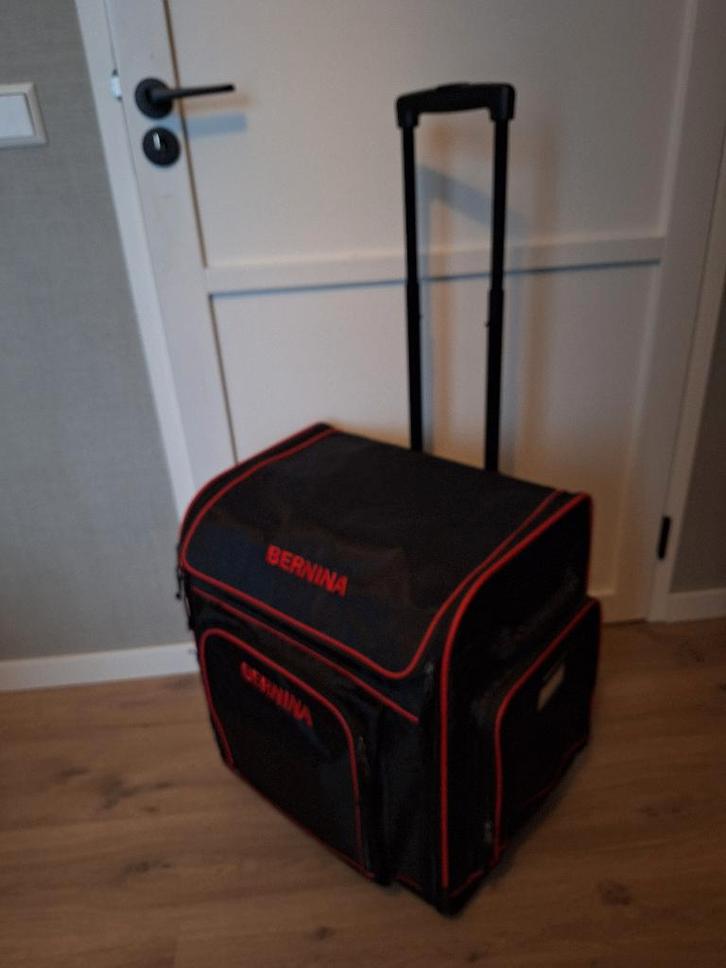 BERNINA koffer trolley overlock-trolley L8-serie, Hobby en Vrije tijd, Naaimachines en Toebehoren, Zo goed als nieuw, Toebehoren