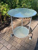 Bijzettafel IKEA glasplaat aluminium, Huis en Inrichting, Tafels | Bijzettafels, 45 tot 60 cm, Minder dan 55 cm, Metaal of Aluminium