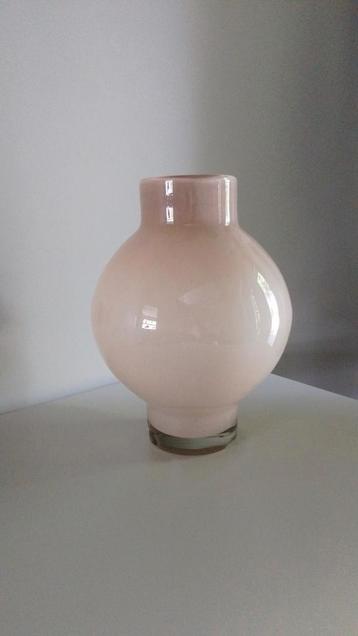 Mooie beige Dutch vaas beschikbaar voor biedingen