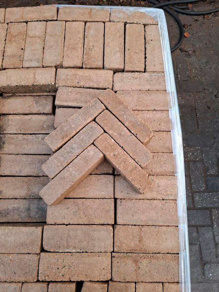 73m² waalformaat beton geel, gebruikt, op pallet, Tuin en Terras, Tegels en Klinkers, Gebruikt, Terrastegels, Beton, Ophalen of Verzenden