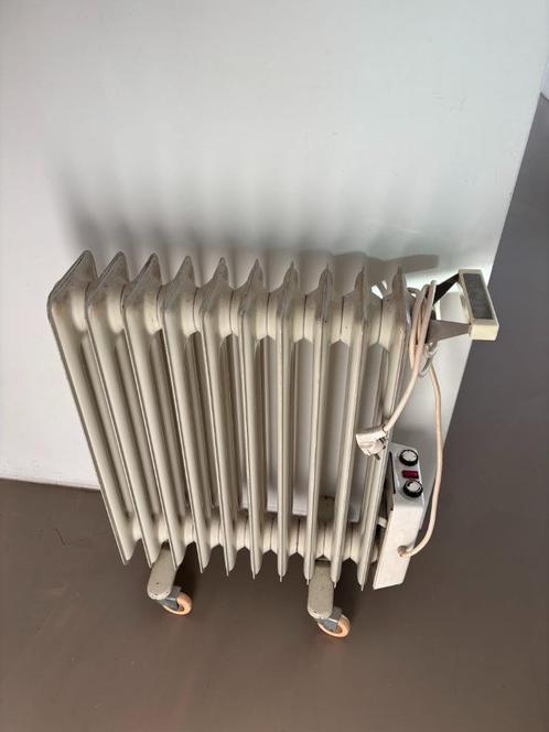 Radiator oliegevuld (2000 watt), Doe-het-zelf en Verbouw, Verwarming en Radiatoren, Gebruikt, Radiator, 800 watt of meer, 30 tot 80 cm