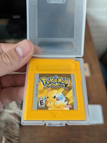Pokémon Yellow Social Pikachu Edition  beschikbaar voor biedingen