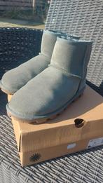 Ugg Essential mini 39, Kleding | Dames, Ophalen of Verzenden, Zo goed als nieuw, Grijs