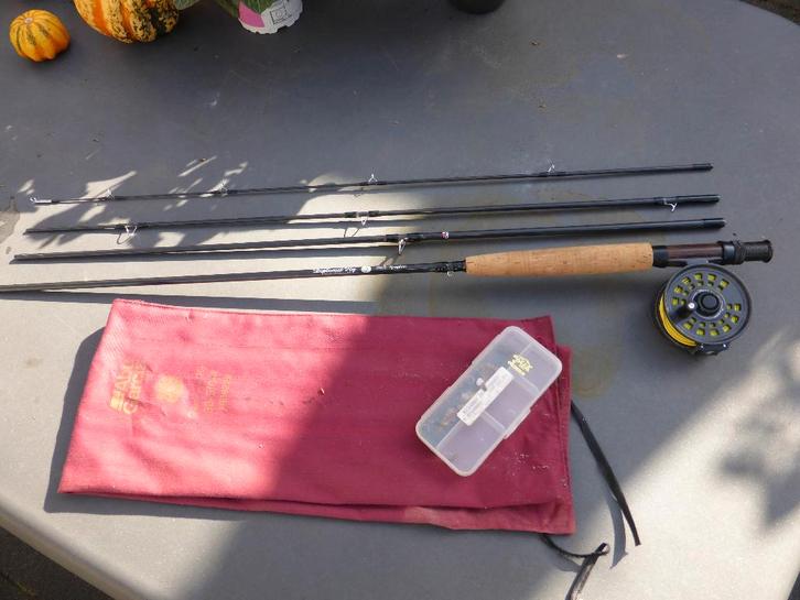 Te koop Vliegen hengel set, Watersport en Boten, Hengelsport | Witvissen, Zo goed als nieuw, Complete set, Ophalen of Verzenden