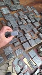 Clichés ca 60 stuks uit oude drukkerij, Antiek en Kunst, Antiek | Gereedschap en Instrumenten, Ophalen