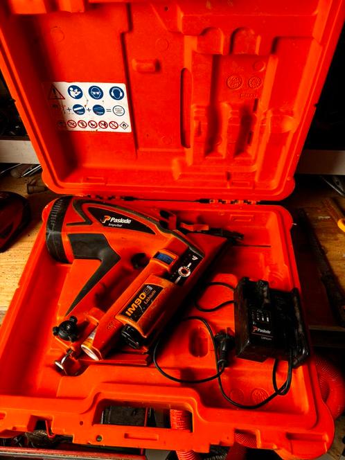 Paslode IMC90Ci schiethamer met accu, lader en koffer, Doe-het-zelf en Verbouw, Gereedschap | Handgereedschap, Zo goed als nieuw