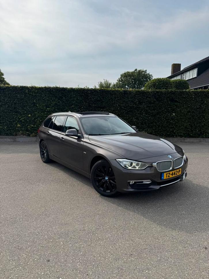 BMW 3-Serie 320d 184pk Xdrive Aut 2014 Bruin, Panorama, Leer, Auto's, BMW, Bedrijf, 3-Serie, ABS, Adaptieve lichten, Airbags, Airconditioning