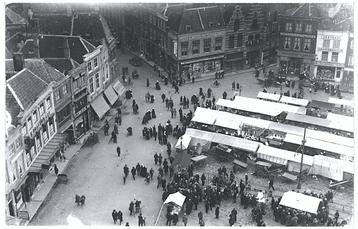 962396	Waarschijnlijk markt te Middelburg jr 30 40	Foto Stem beschikbaar voor biedingen