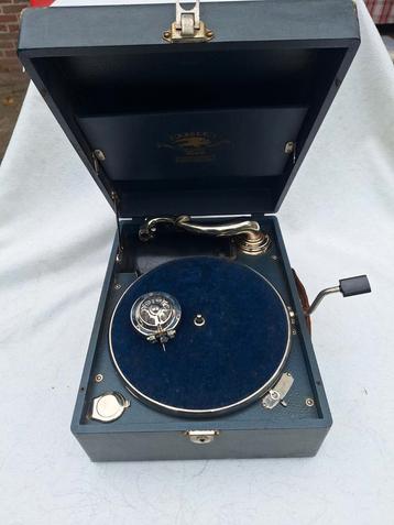 Oude Eagle type 80B vooroorlogse koffergrammofoon beschikbaar voor biedingen
