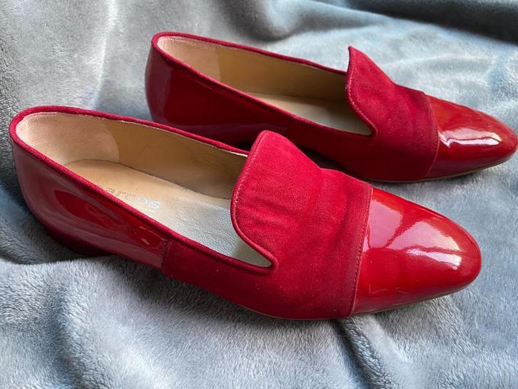 Marcos Nalini rode loafers maat 36, Kleding | Dames, Schoenen, Zo goed als nieuw, Instappers, Rood, Ophalen of Verzenden