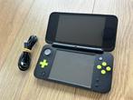 New Nintendo 2DS XL (linksonder touchscreen werkt niet), Spelcomputers en Games, 3 spelers of meer, Ophalen of Verzenden, Zo goed als nieuw